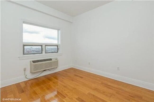 Photo - 809-815 22nd St Unit 1405