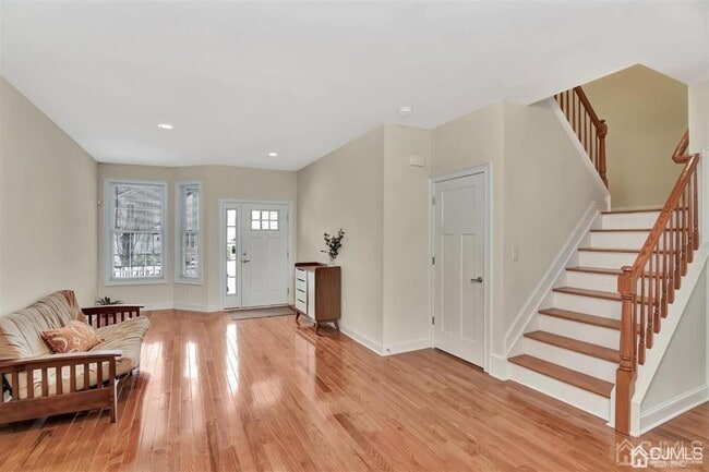 Photo - 3 McCormick Ave N