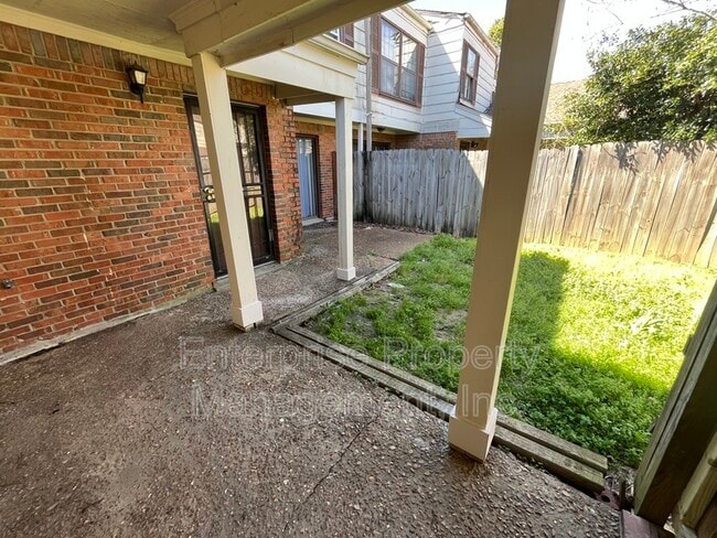 Photo - 3637 Haughton Ln