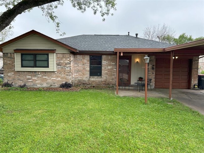 Photo - 615 Northbend Dr House
