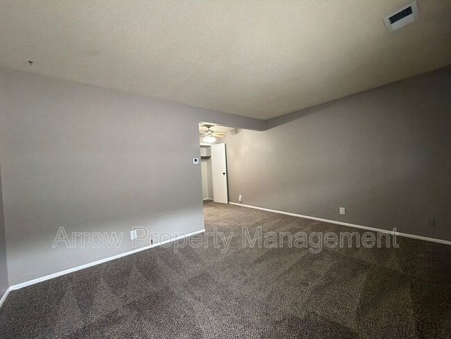 Photo - 2110 J St Unidad 7