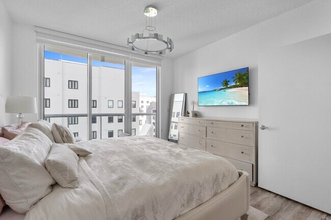 Photo - 111 SE 8th Ave