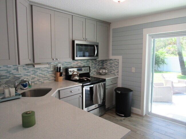 Kitchen - 16 Hillside Dr