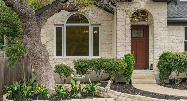 Photo - 2527 Crenshaw Dr