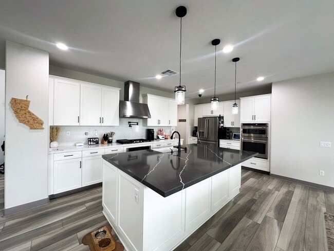 Photo - Spencer Crossing 5 Bedroom Modern Pool Home
