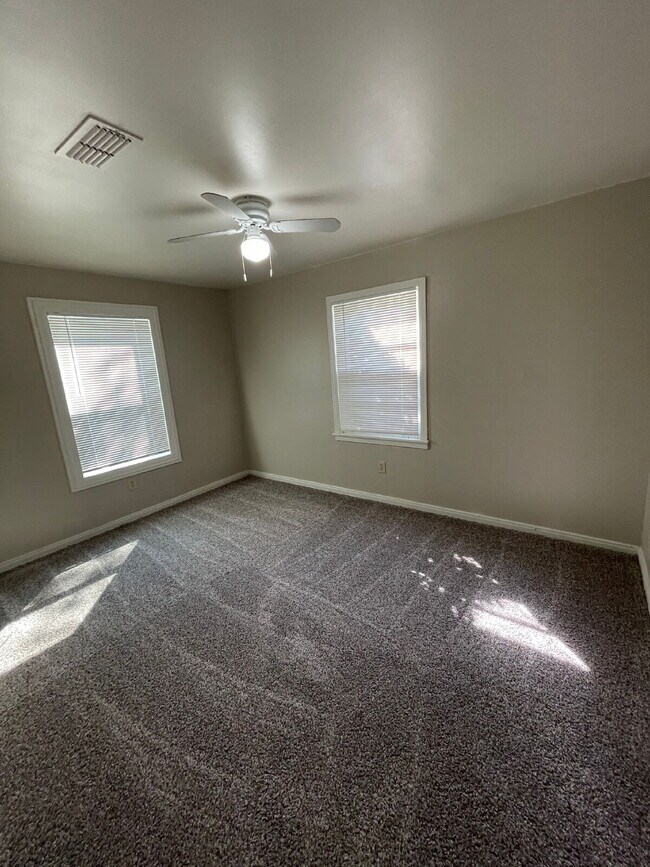 Photo - Beautiful House Located Within Minutes Of Junior High & High School!