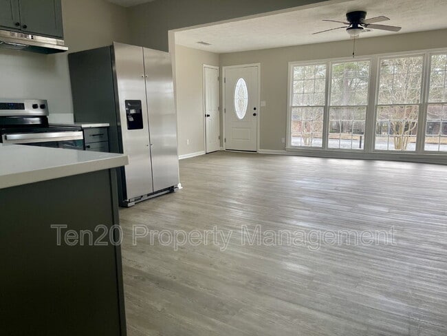 Photo - 4839 Allen St