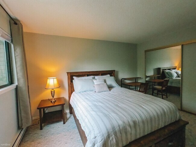 Photo - 2 br, 1.5 bath Condo - 2224 Glacier Street...
