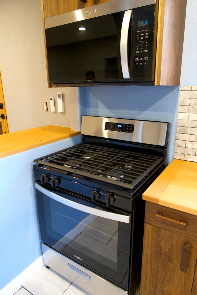 Photo - 3547 E Green St Unit B