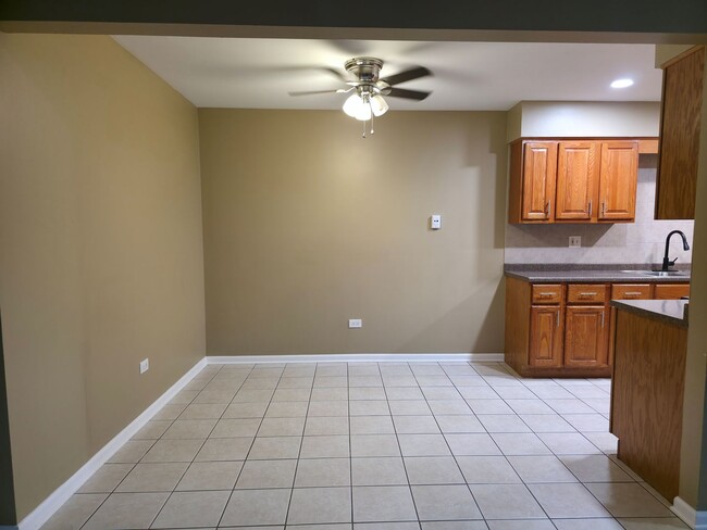 Photo - 1665 Coach Dr Unit 204