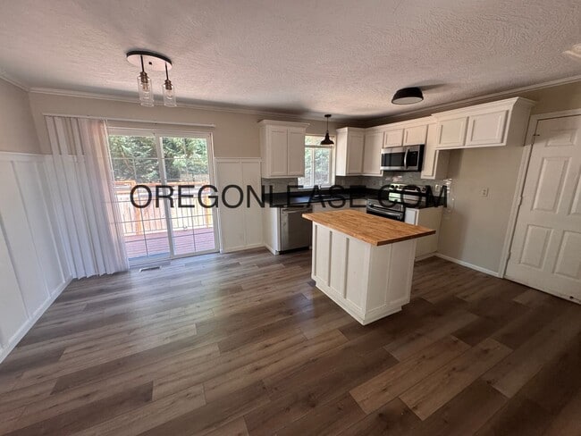 Photo - 3 bedroom 2 bath Cottage Grove townhome Unit 420 Holly Ave