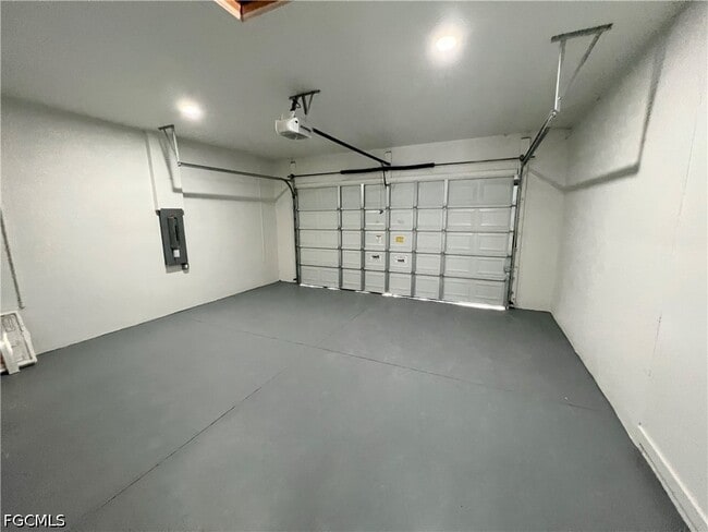 Building Photo - 4333 NW 34th Ln
