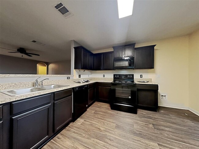 1404 Breanna Ln