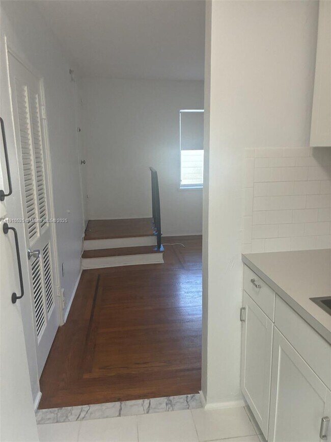 Photo - 334 25th St Unidad 3