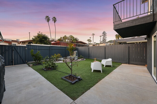 Patio interior - 1370 Nashville St Unidad Room B