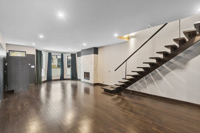 Photo - 44 E Cedar St