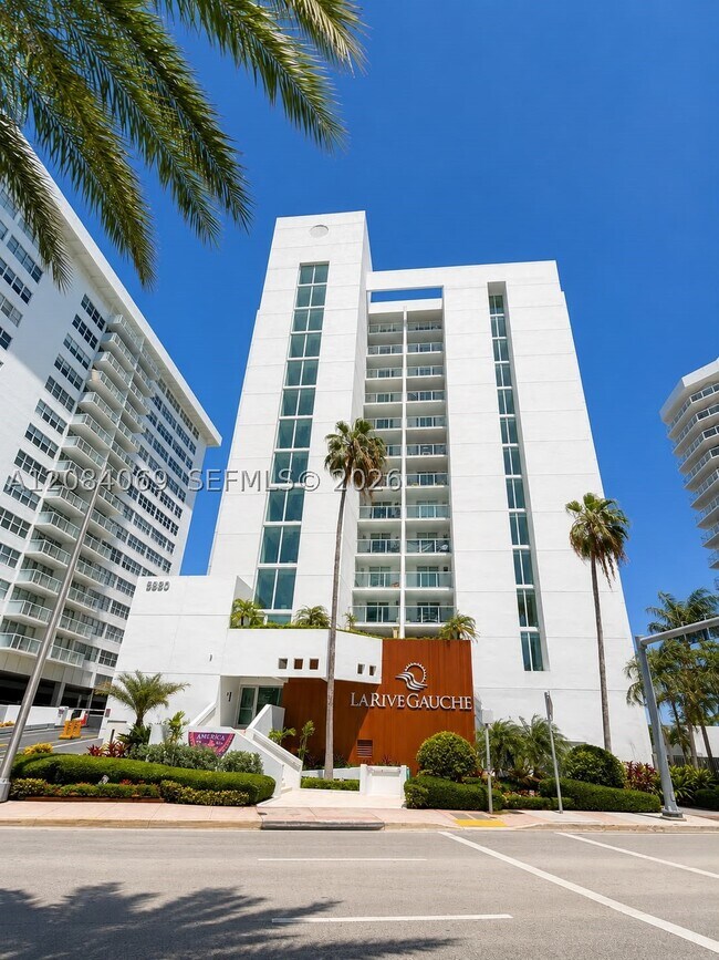 Building Photo - 5880 Collins Ave Unit 903