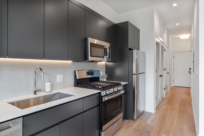 Photo - 4513 N Clark St