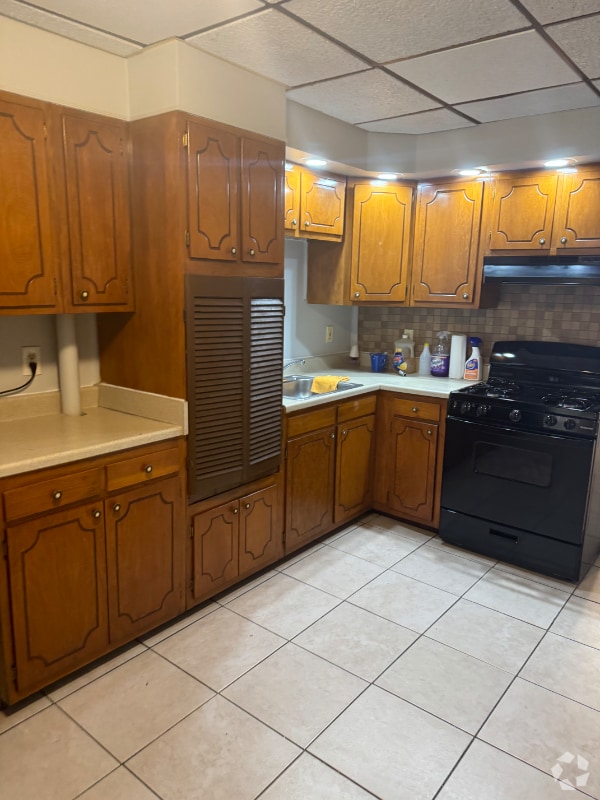 Building Photo - 422 W Whitehall St Rental