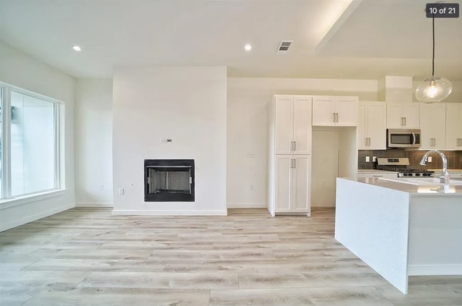 Photo - 313 College Ave Unidad 313 College Ave