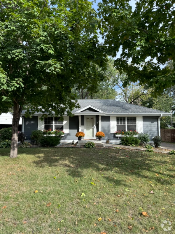 Building Photo - 6511 Oliver Ave S Rental