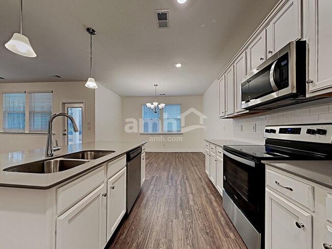 Photo - 306 W Main St