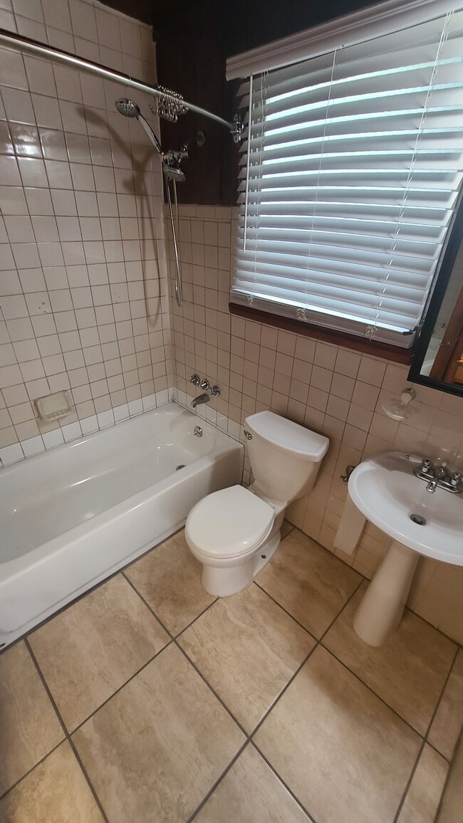 Photo - 10921 51st Ave N