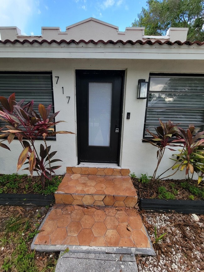 Photo - 717 Illinois Ave