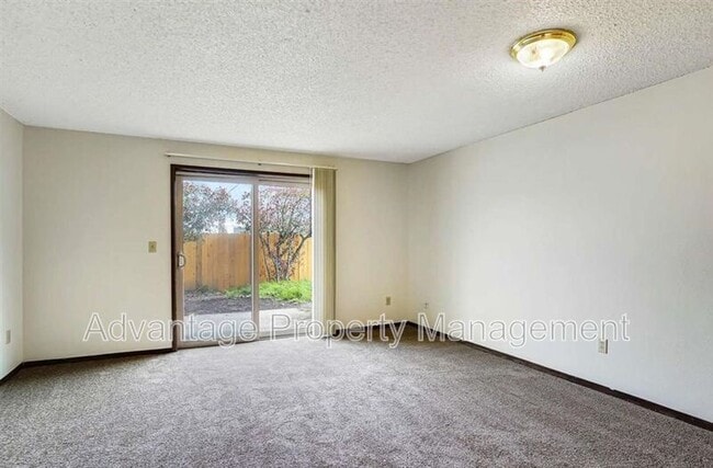 Photo - 1455 NW Division St