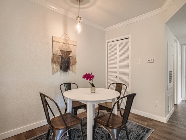 Photo - 4500 E Oltorf St