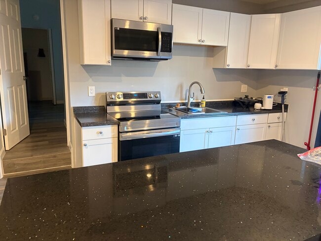 Photo - 433 S Fairview St