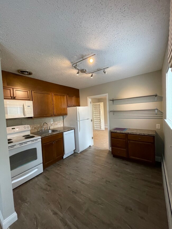 Kitchen [Actual unit may vary]