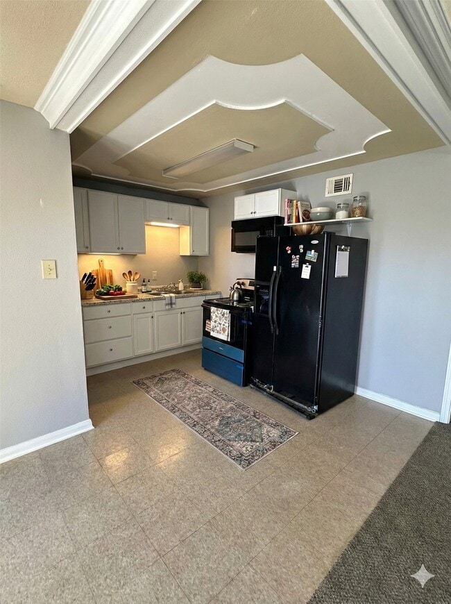 Building Photo - 516 Holiday Dr Unit 48