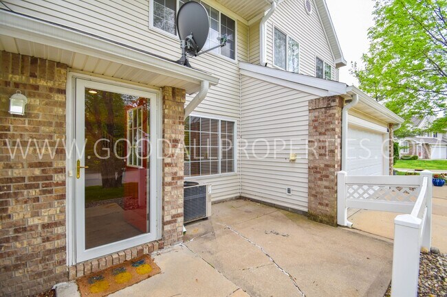 Photo - 2 Bedroom 2 Bath Townhome In West DesMoines