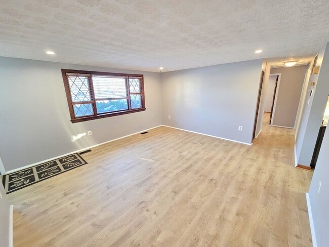 Photo - Charming 2-Level, 3 Bed 2 Bath Home In Much Sought After Chalet Woods Location