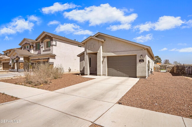 Photo - 4868 Marisabel Azcarate St