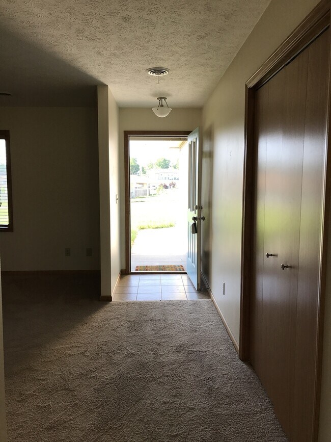 Photo - HUGE MASTER! CLOSE TO FT.RILEY