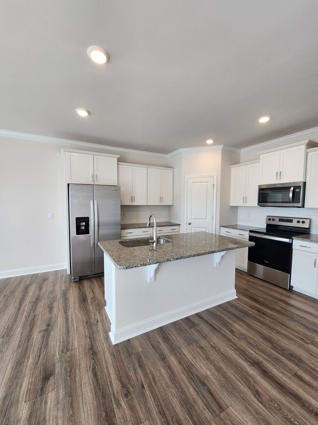 Photo - **6 Month Lease** Hendersonville Rental!