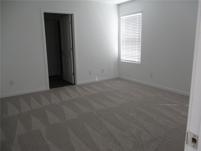 2274 Sarah Pl