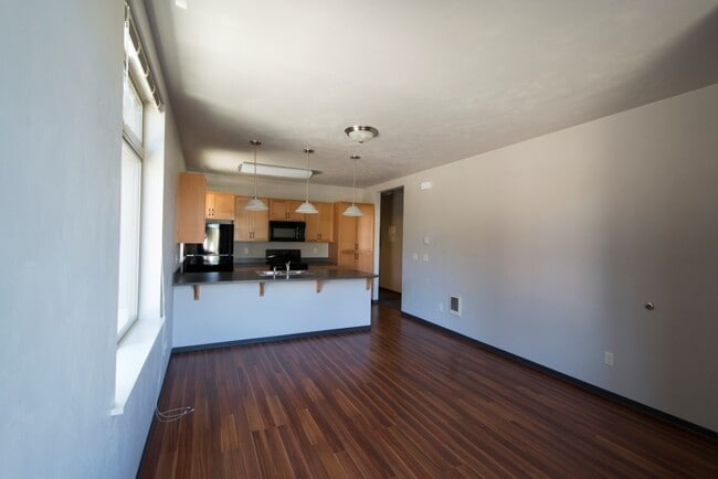 Photo - The Hood Unit 1545