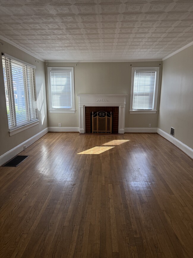 Photo - 2316 E 5th St