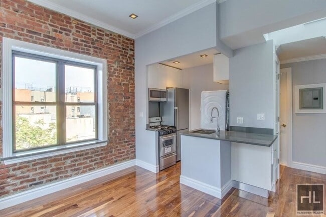 NO FEE Two Bed on Lower East Side! Won't S... - NO FEE Two Bed on Lower East Side! Won't S... Apartment Unit 4A