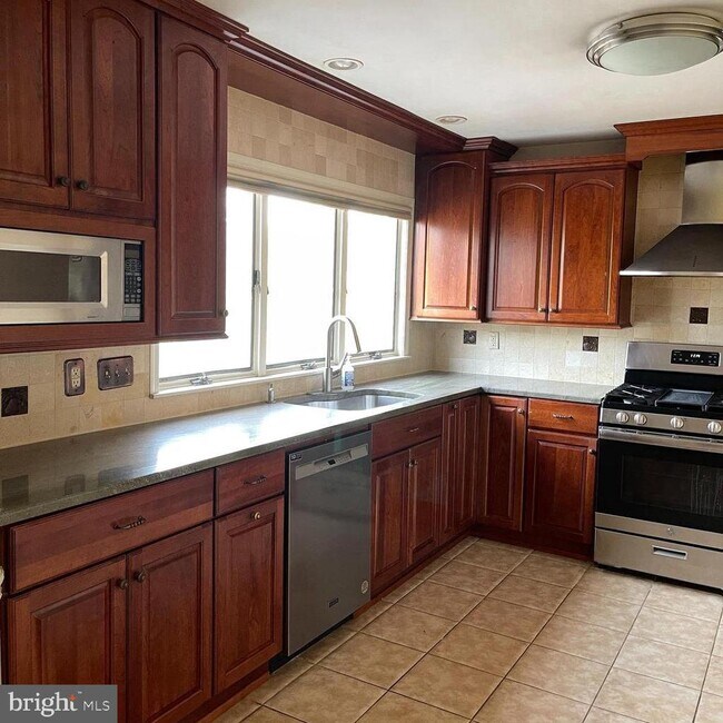 Photo - 19 Hanover Ct