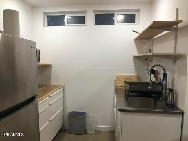 Photo - 705 W 16th St