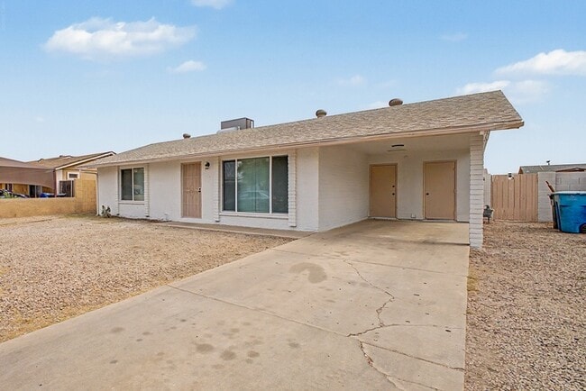 Building Photo - Single Family