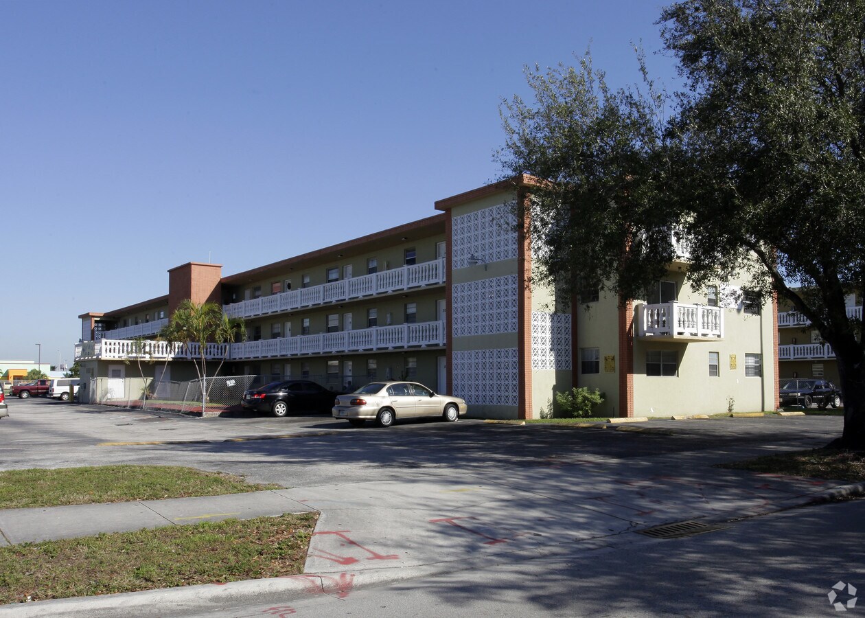 Lakeview Apartments - Lakeview Apartments