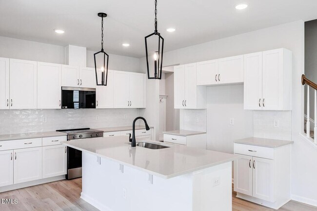 Photo - 152 Kobus Ct