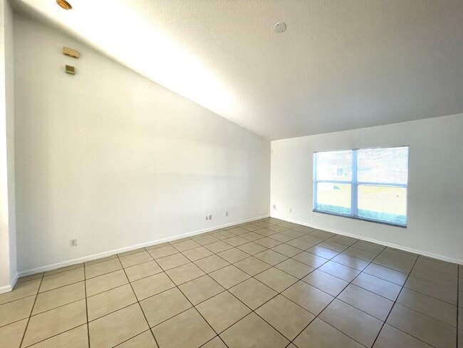 Photo - 1061 SW Coleman Ave