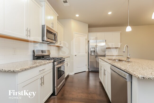 Photo - 4002 Grapevine Loop