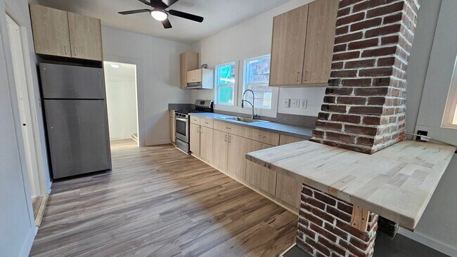 Photo - 2309 National Ave Casa